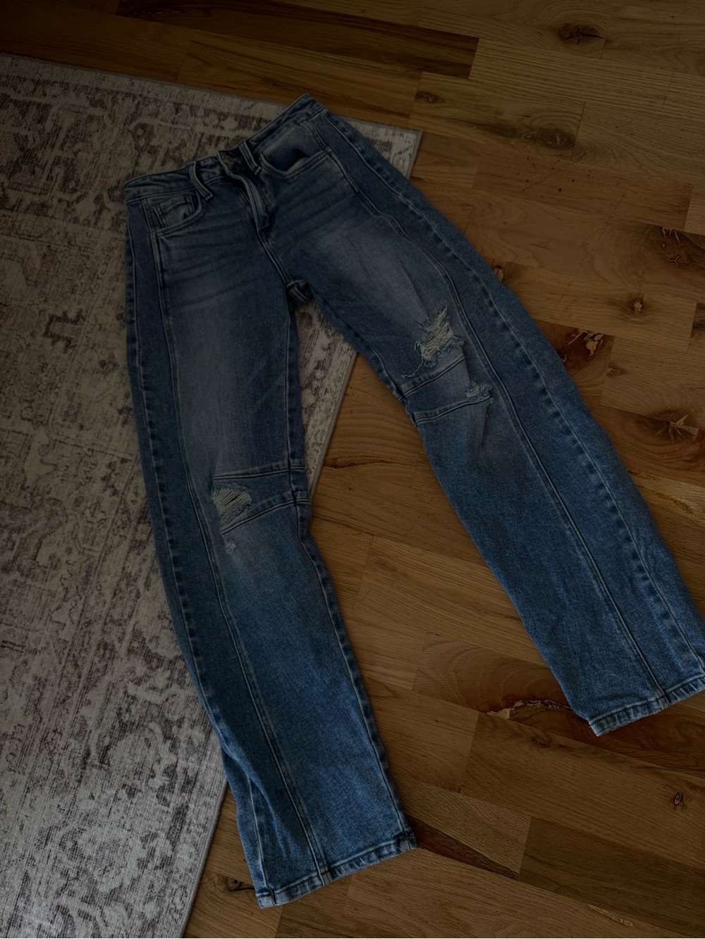 VERVET BY FLYING MONKEY Distressed Barrel Leg Blue Jeans